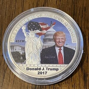 2017 President Trump Commemorative Coin, 45th Administration, NWT